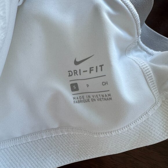 NIKE Mesh/Metallic Glam Dunk Indy Bra 2 / NWT - Picture 8 of 8